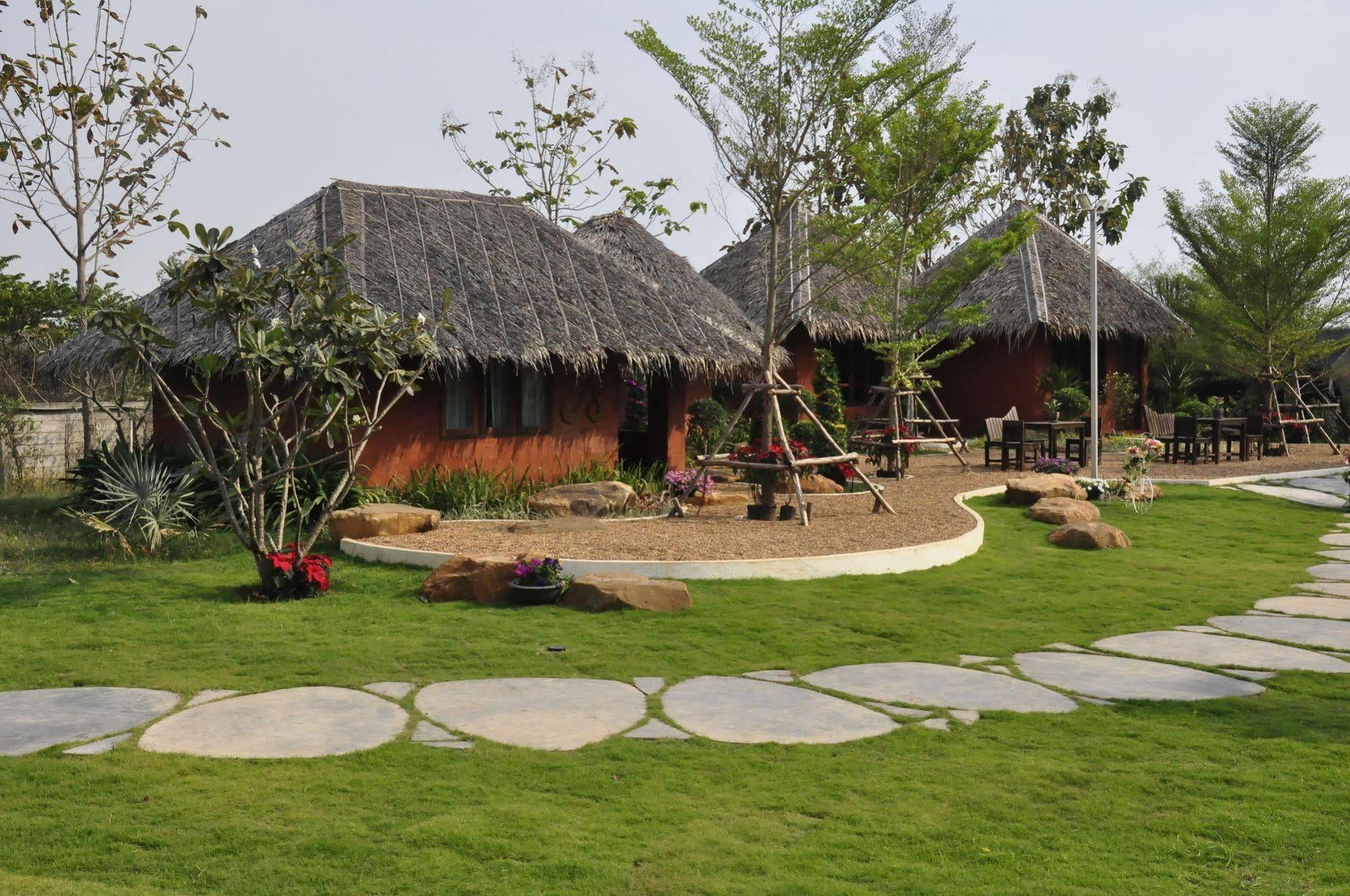 The Charm Boutique Resort Khon Kaen Esterno foto
