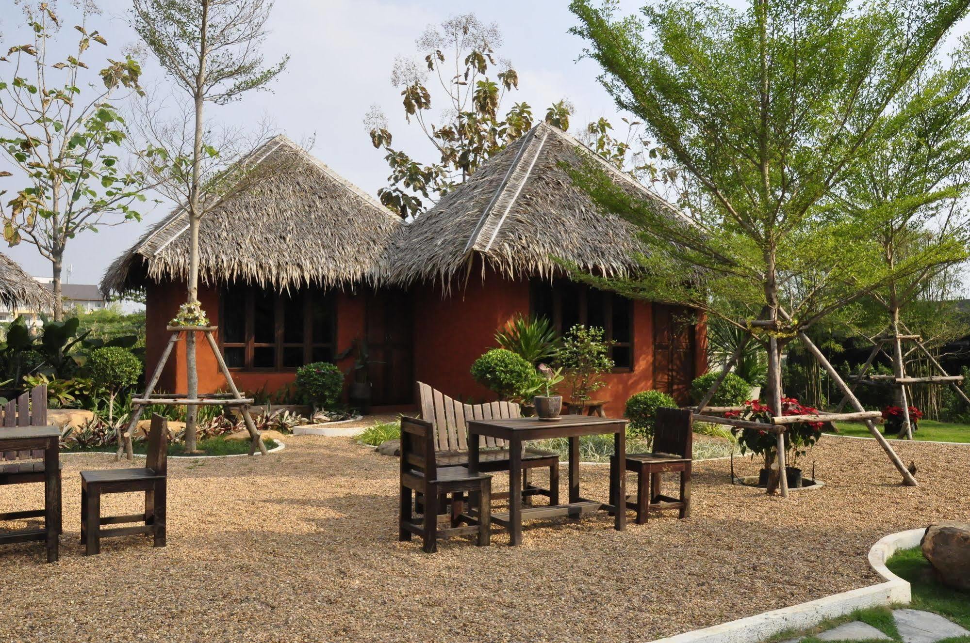 The Charm Boutique Resort Khon Kaen Esterno foto